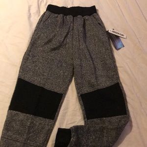NWT boys said 14/16 gray and black jogger pants Lg